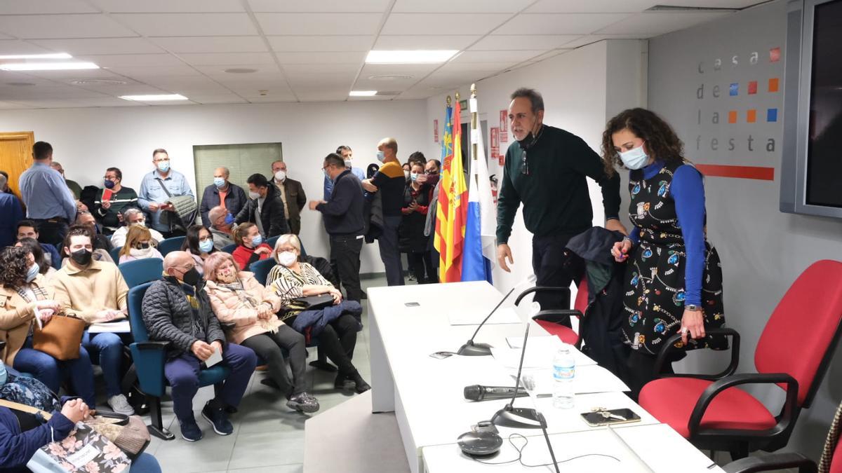 El concejal Manuel Jiménez ha participado en el inicio de la Asamblea para explicar las ayudas municipales