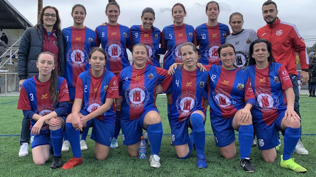 Actual equipo femenino del Santa Cruz de Oleiros. |   // L.O.