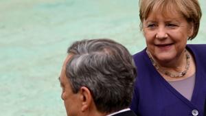 Angela Merkel junto al primer ministro italiano, Mario Draghi. 