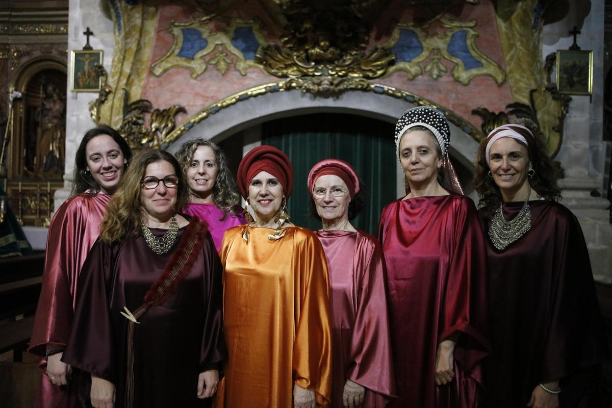 Von li. n. re.: Aina Xamena Klein, Maria Caldentey, Antònia Vidal, Maria Antònia Burguera, Antònia Burguera, Francesca Suau, Xesca Bennàssar.