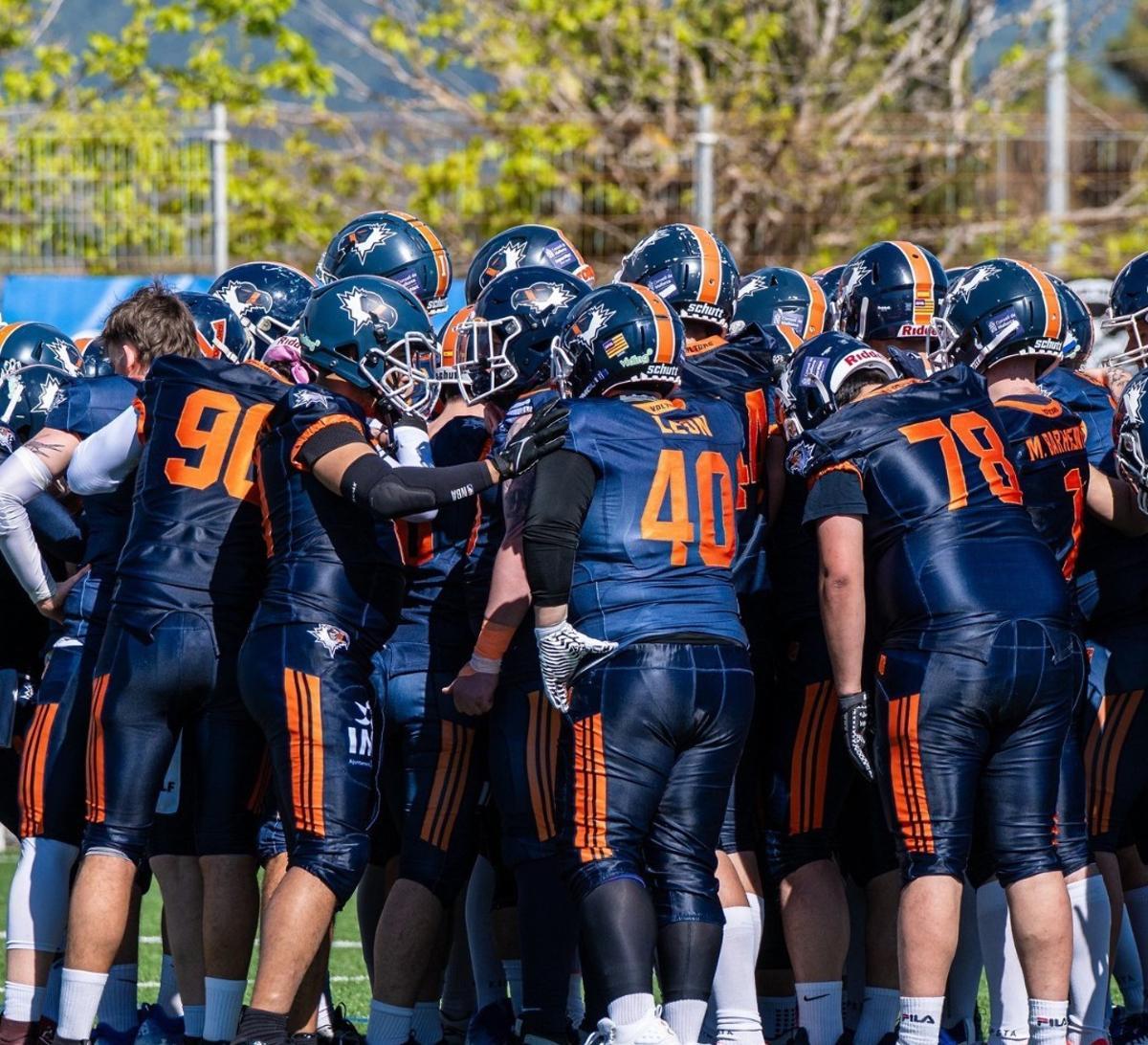 Los jugadores del Mallorca Voltors, durante una charla.