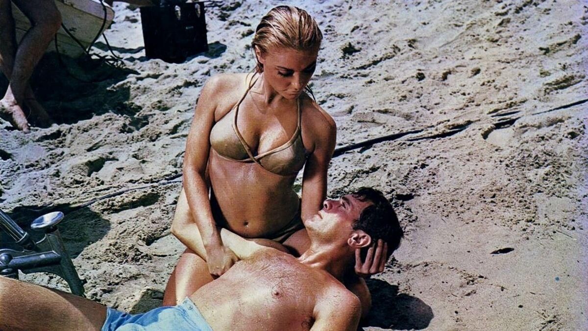 Sharon tate y Tony Curtis, en 'No hagan olas'