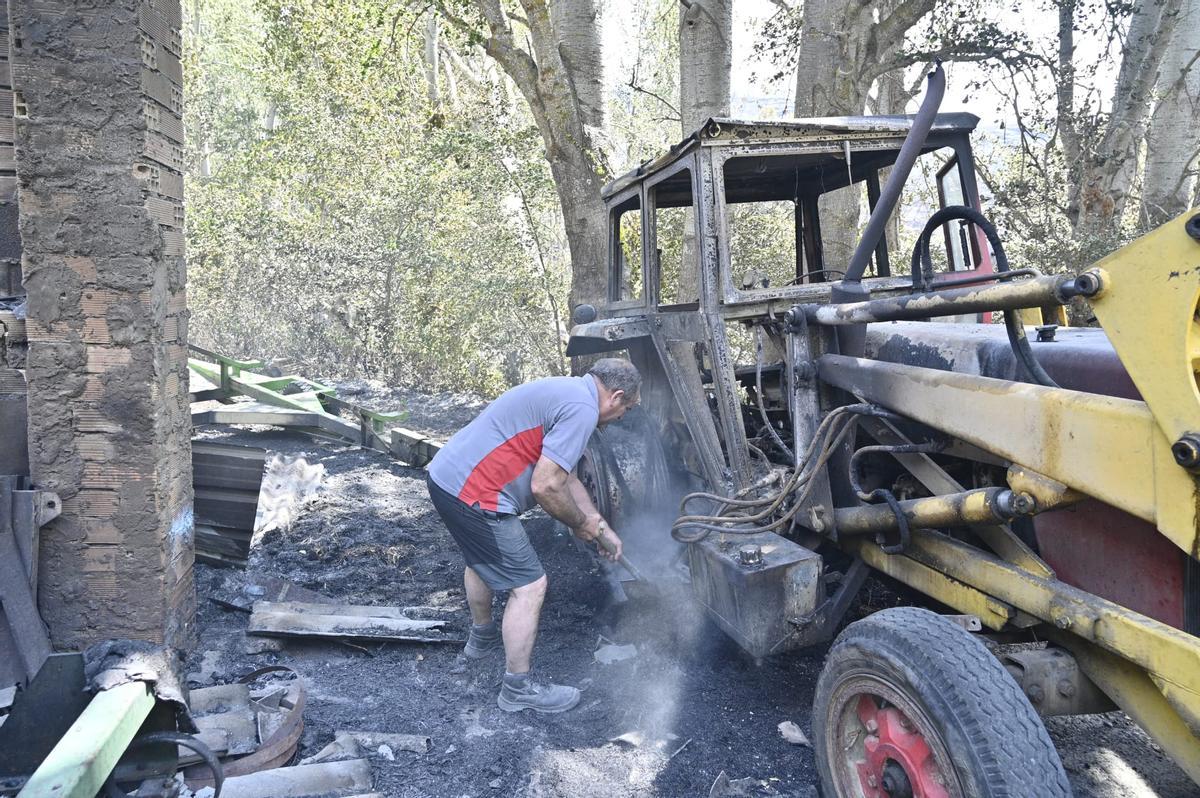En imágenes | Así han quedado las viviendas calcinadas de Asín