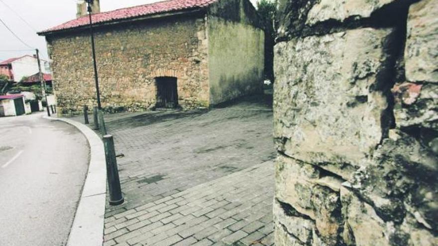 Capilla de San Lorenzo de Cortina, en Llaranes Viejo.