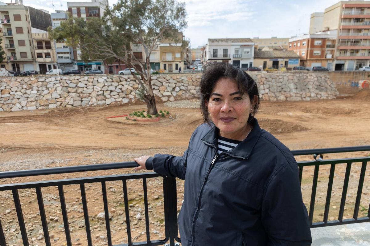 El testimonio de la mujer que salvó a una anciana durante la dana y que le denegaron los papeles por no estar empadronada