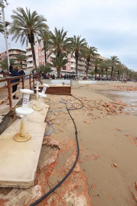 El temporal arrasa las playas de la Vega Baja