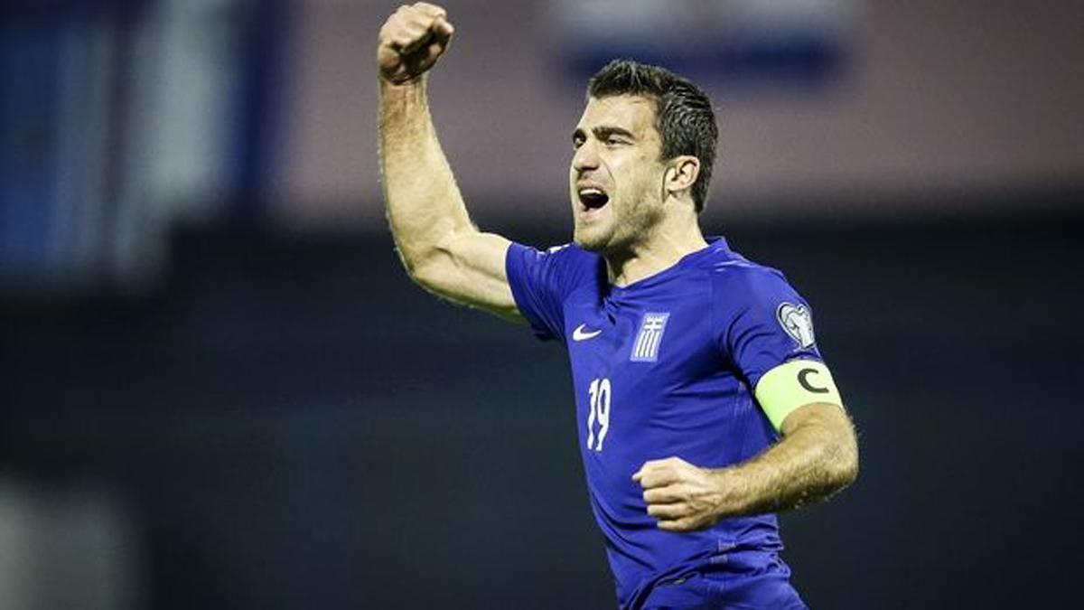 Papastathopoulos celebra un gol con Grecia