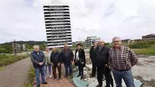 Inquietud vecinal ante la parálisis de Ecojove, el plan de vivienda en la zona oeste de Gijón que nunca llegó a nacer: "Que expliquen qué pasa"