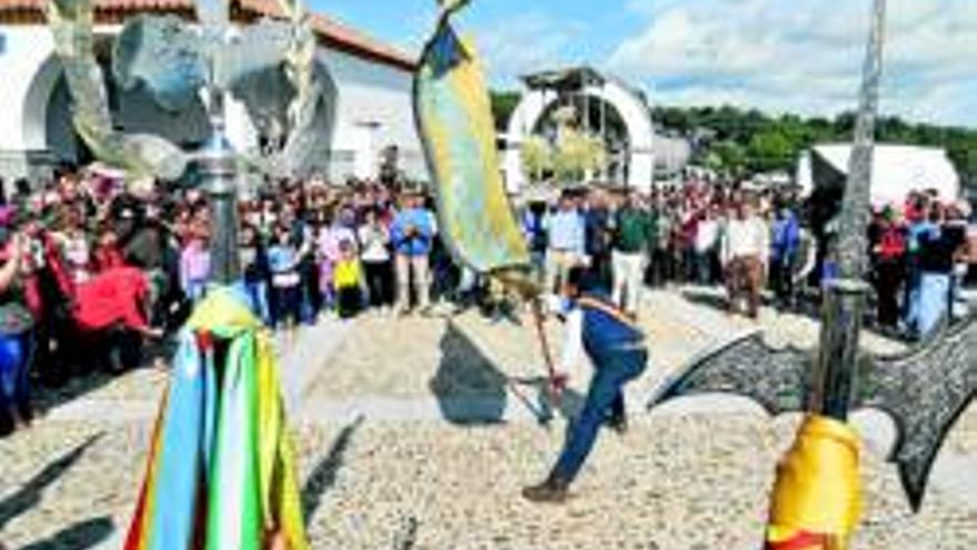 La Virgen de Luna regresó, después de cuatro meses, a su santuario de La Jara