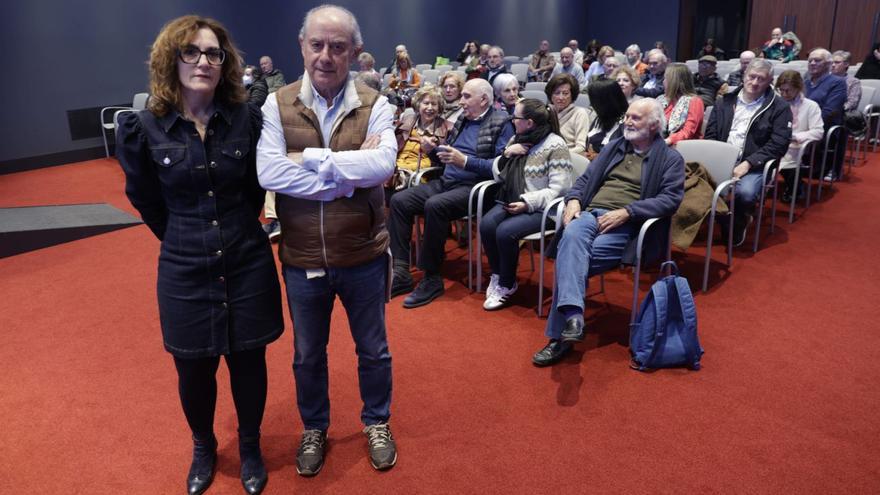 Paula Lafuente y Manuel Lafuente, ayer, en el Club Prensa Asturiana.