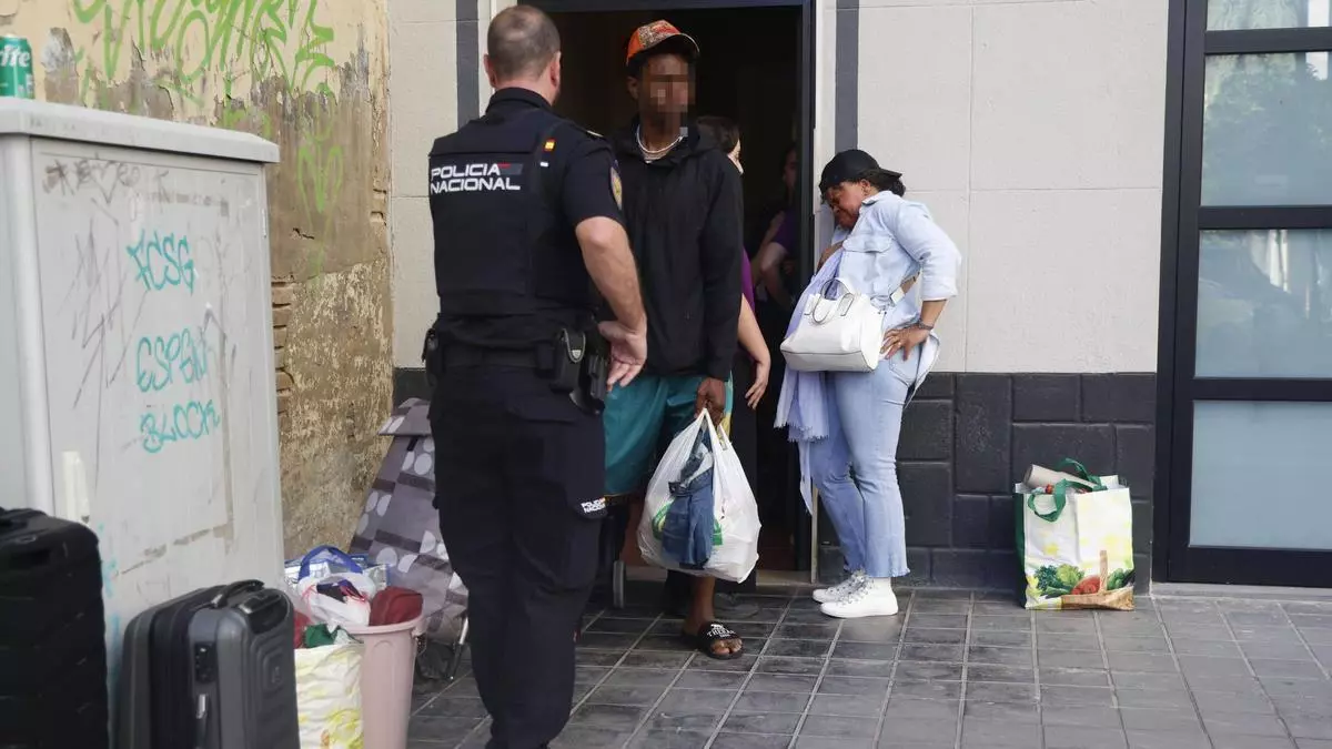 Desahucio en València: Una familia con cuatro hijas, derivados a un albergue para personas sin hogar