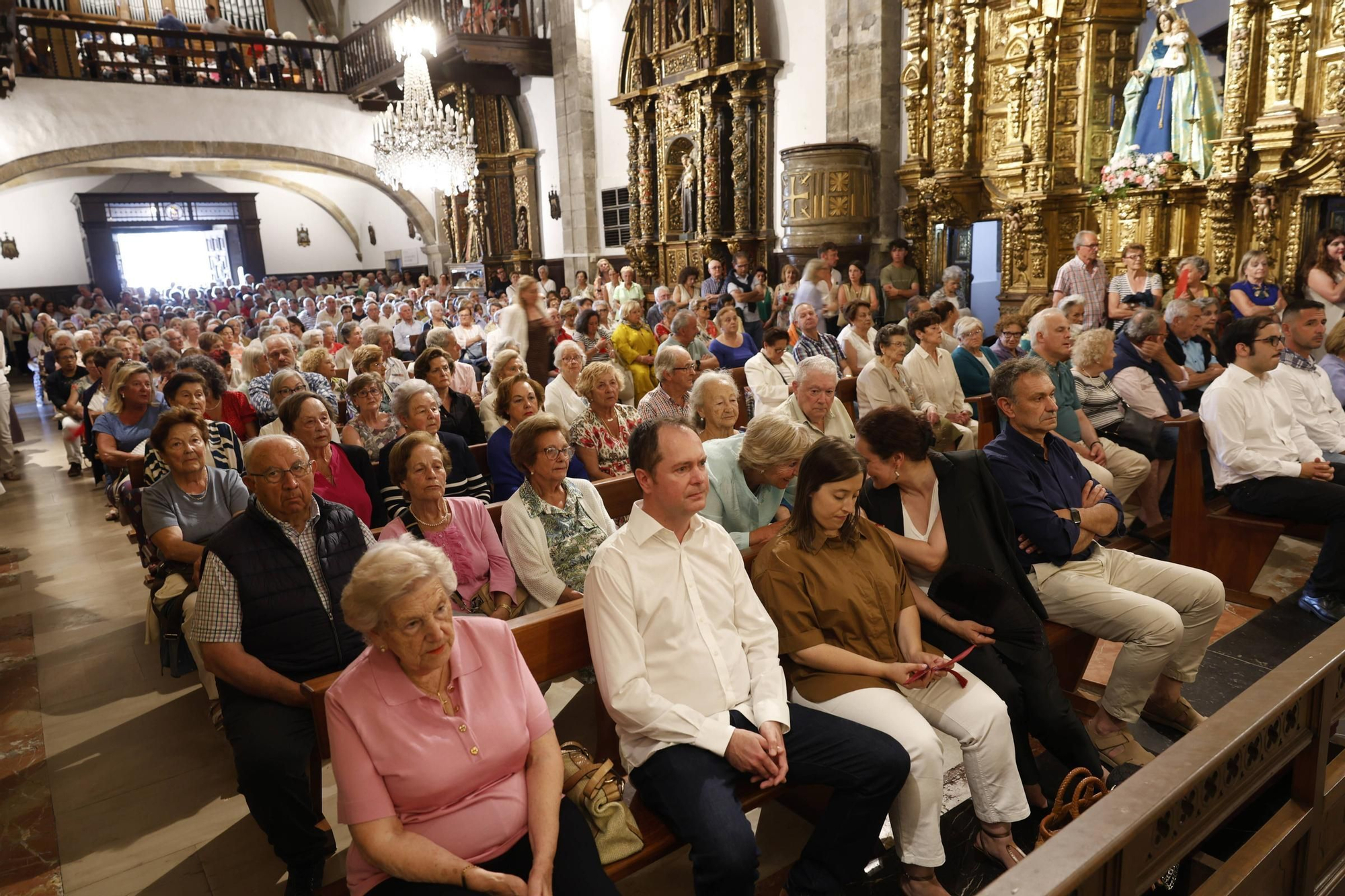 EN IMÁGENES: Multitudinaria procesión del Carmen en Luanco