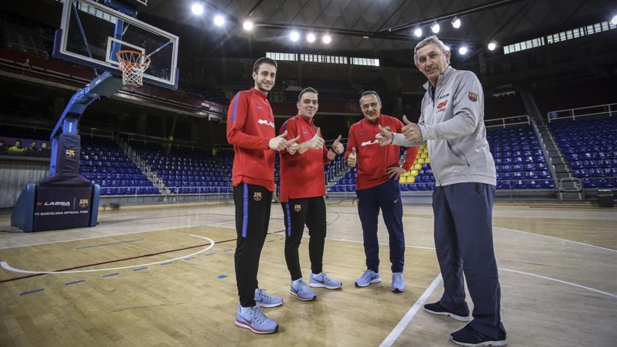 De izquierda a derecha David García, Óscar Orellana, Ricard Casas y Svetislac Pesic,el staff técnico del nuevo Barça Lassa