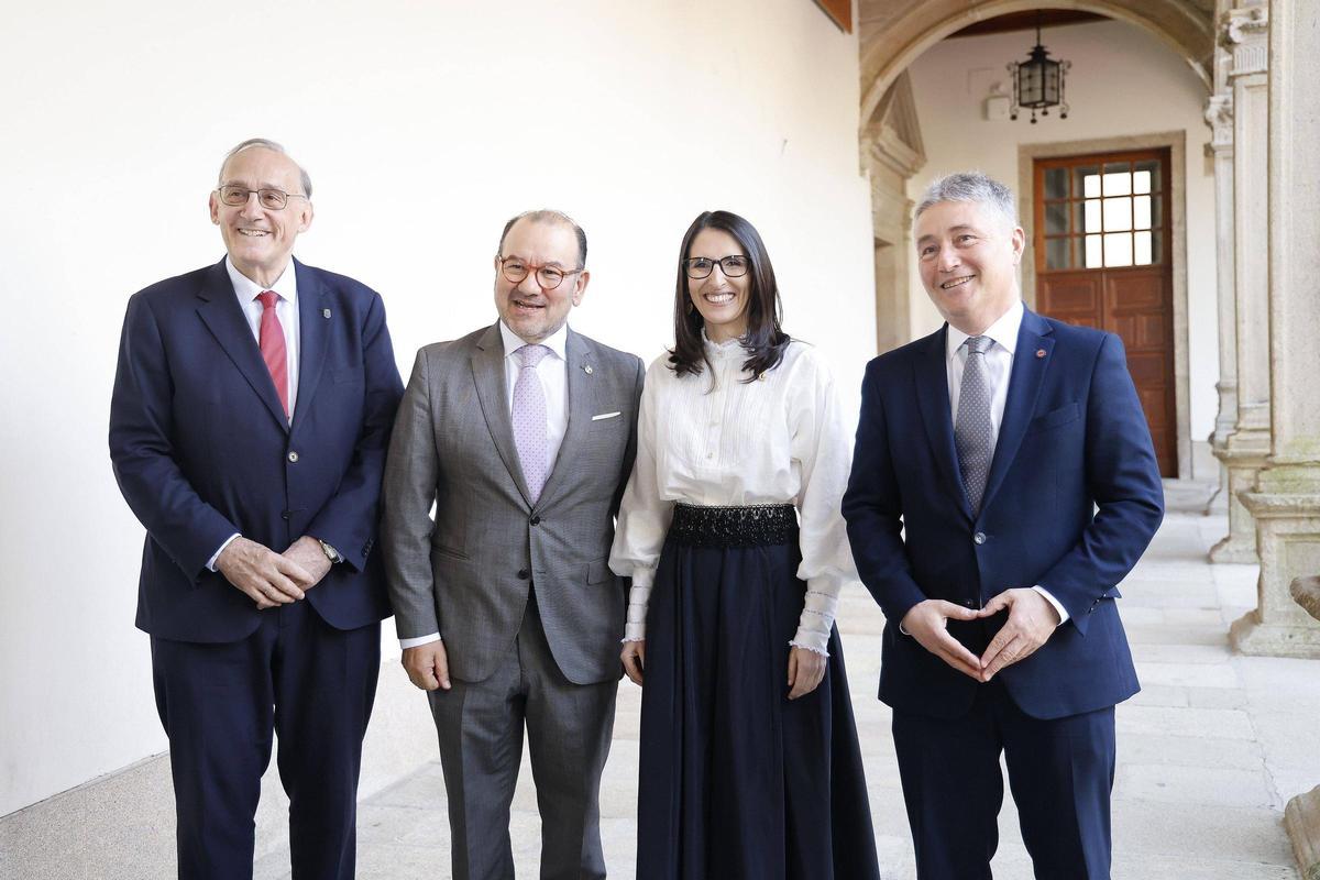 La toma de posesión de Rosa Crujeiras como rectora de la USC en imágenes