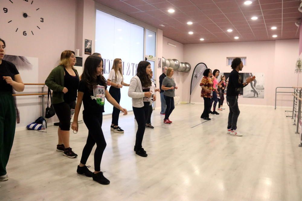 Classe de ball organitzada per Art&Dance durant la Marató de Dansa a Figueres