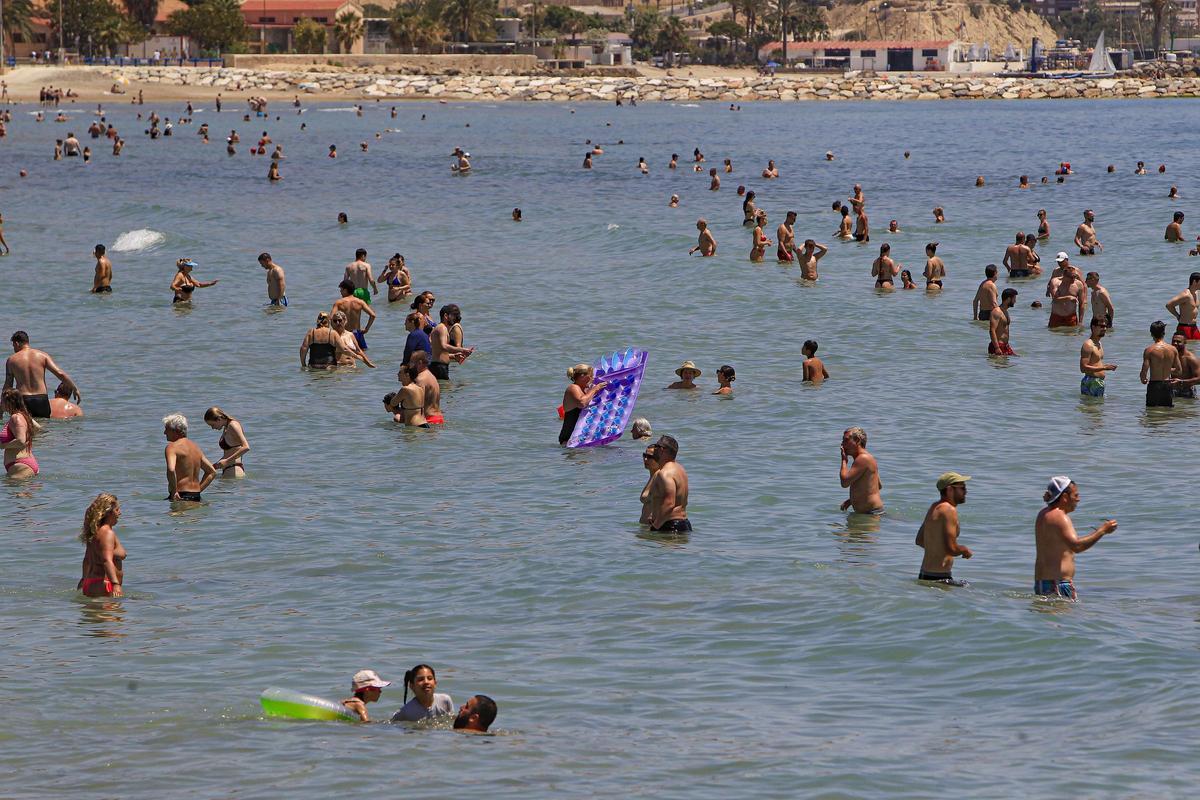 Continúan las máximas altas en la península, con tormentas en este y norte este sábado Continúan las máximas altas en la península, con tormentas en este y norte este sábado