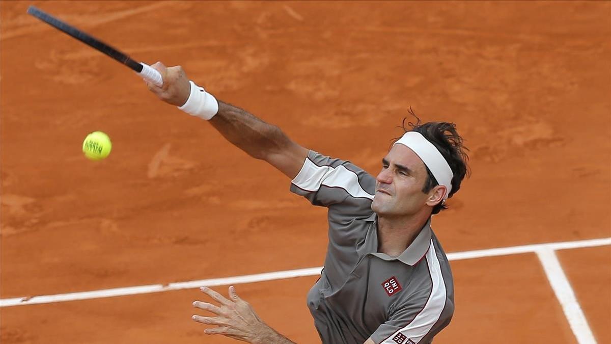 Federer durante su partido contra Wawrinka en los cuartos de final de Roland Garros.