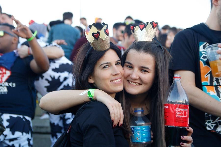 Miles de jóvenes en la fiesta del año