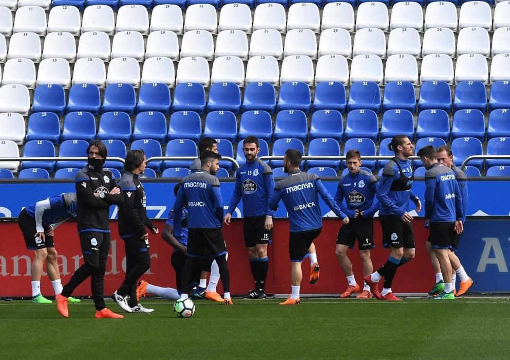 El Dépor se entrena antes de recibir al Barça