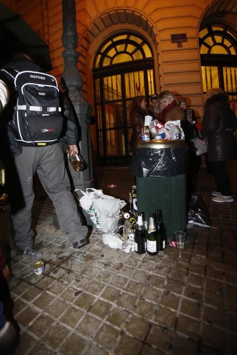 Miles de personas recibieron el año frente al consistorio