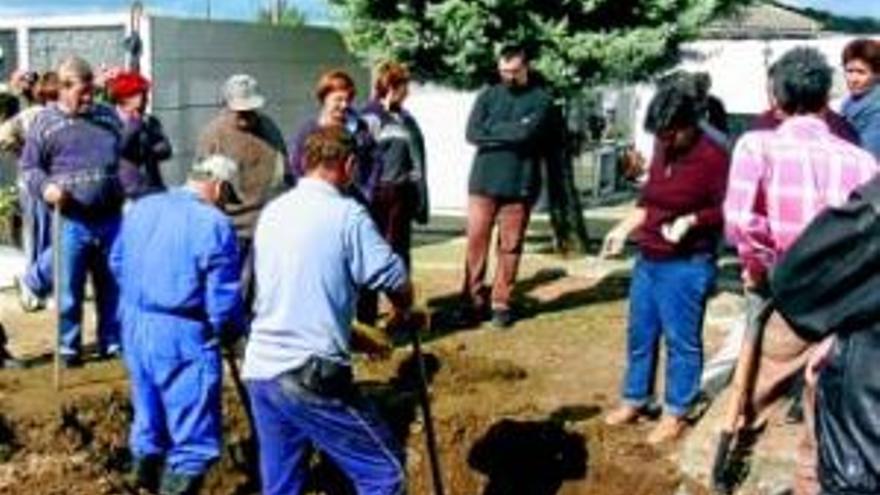 Arrancan los trámites para crear un mapa de fosas comunes