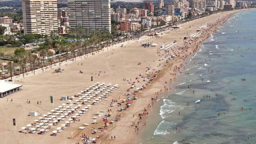 Las playas más largas que puedes disfrutar sin salir de España, y una está en Alicante