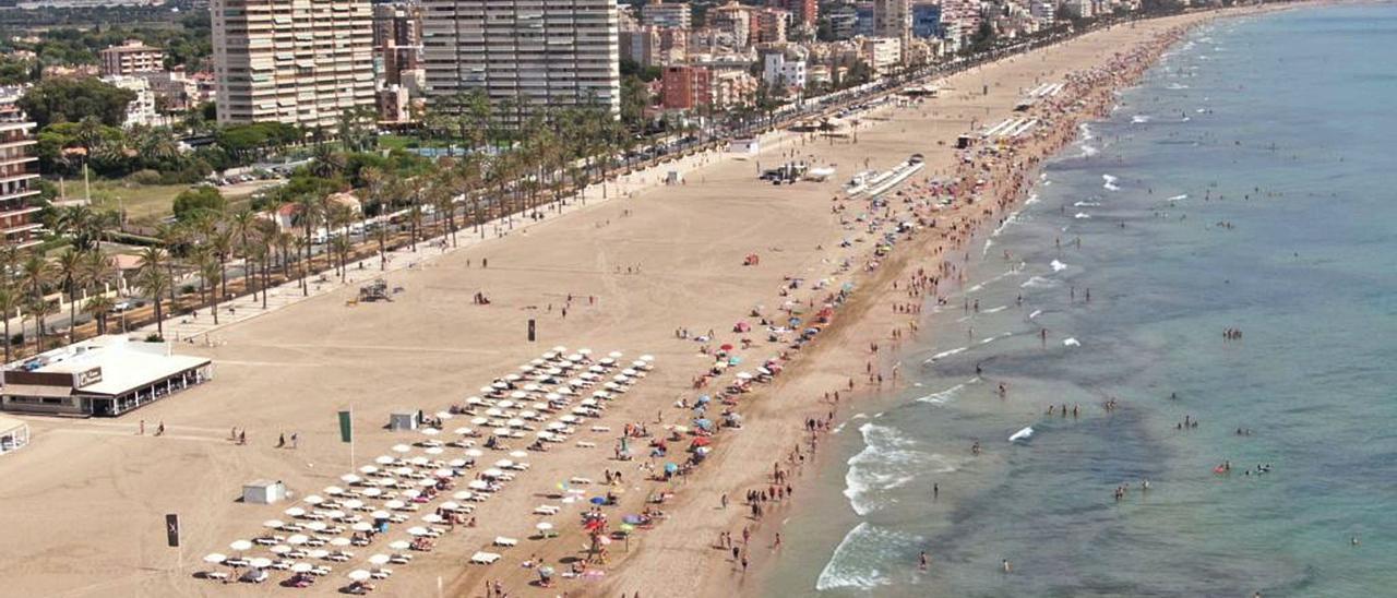 La playa de San Juan a vista de dron en una imagen tomada este fin de semana. | INFORMACIÓN