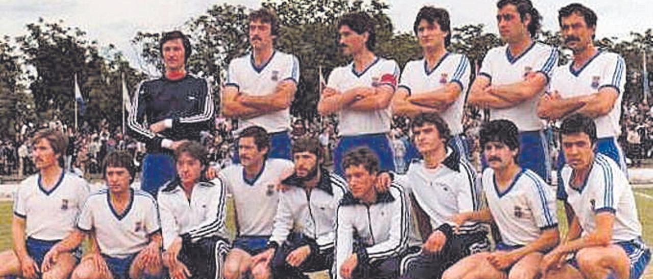 Imagen de un once del Vall de Uxó, en el curso 1978/1979.