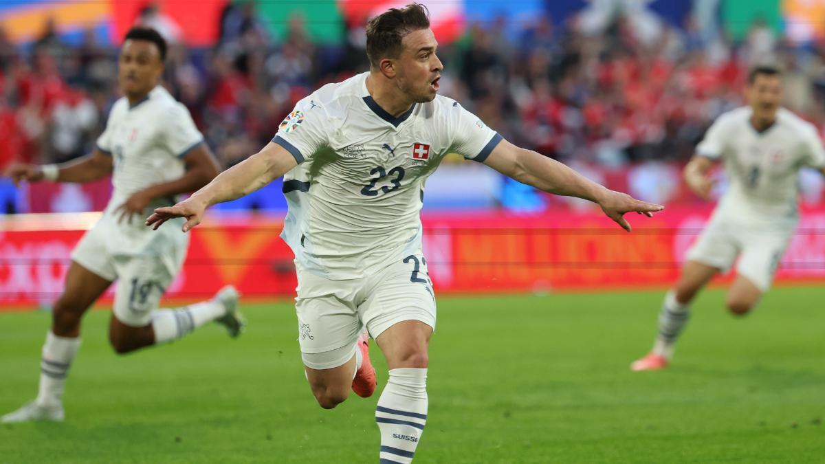 Xherdan Shaqiri celebrando un tanto con Suiza en la Eurocopa