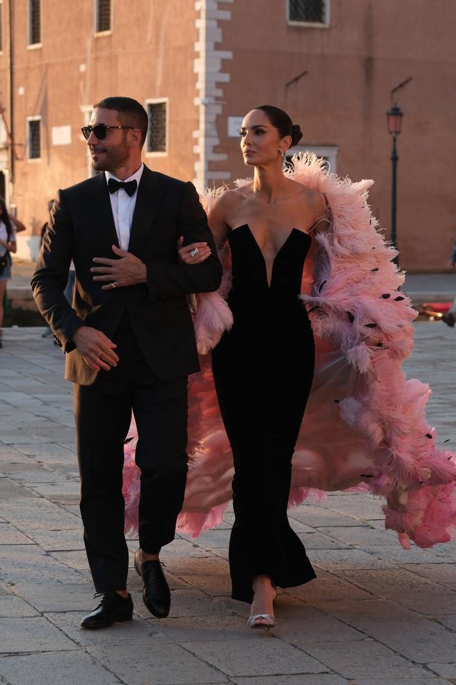 Eugenia Silva y Miguel Ángel Silvestre del brazo en Venecia