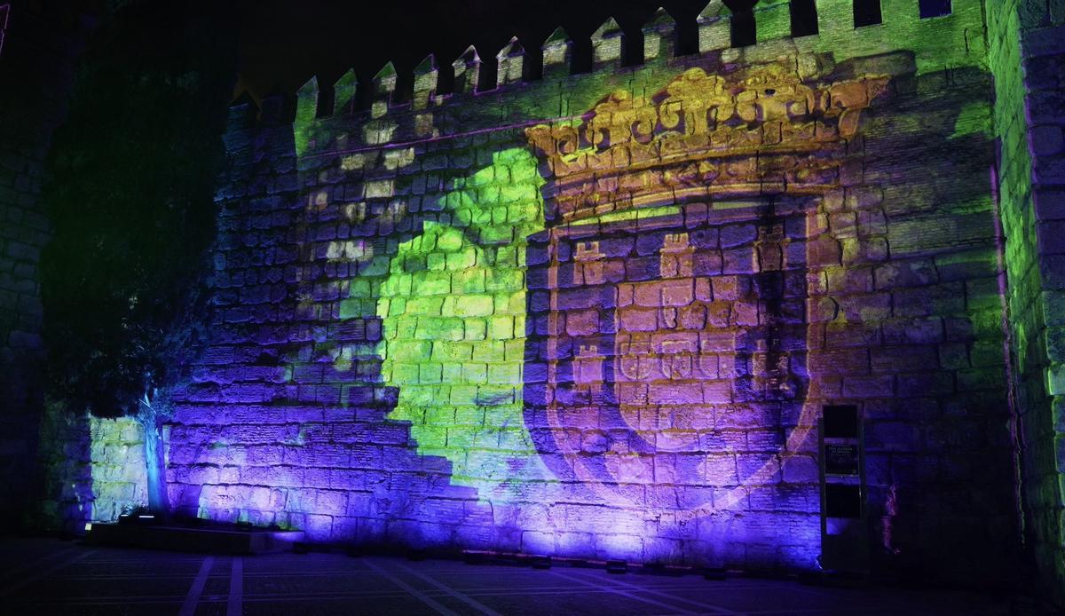 Las imágenes del videomapping de la conmemoración de las bodas de Carlos V