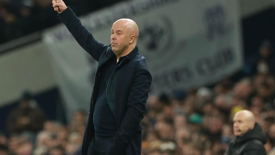 Slot se teme lo peor con la lesión de Isak