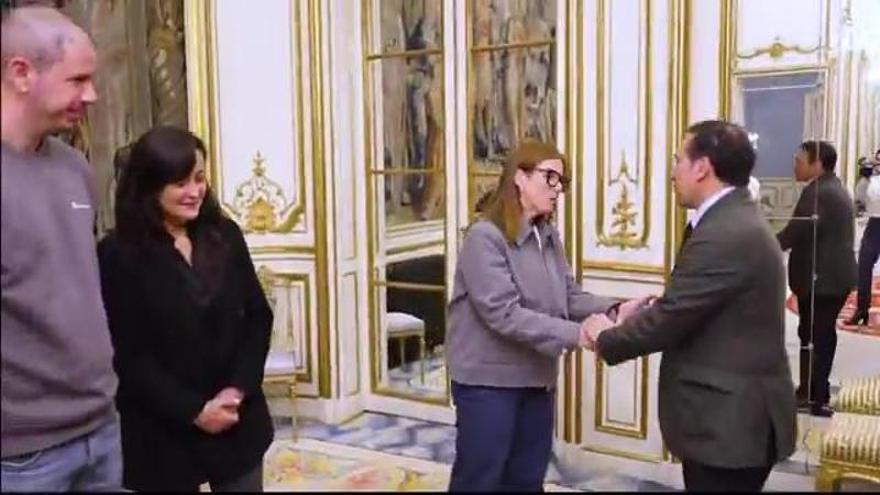 Reunión de Albares con los españoles liberados por Venezuela