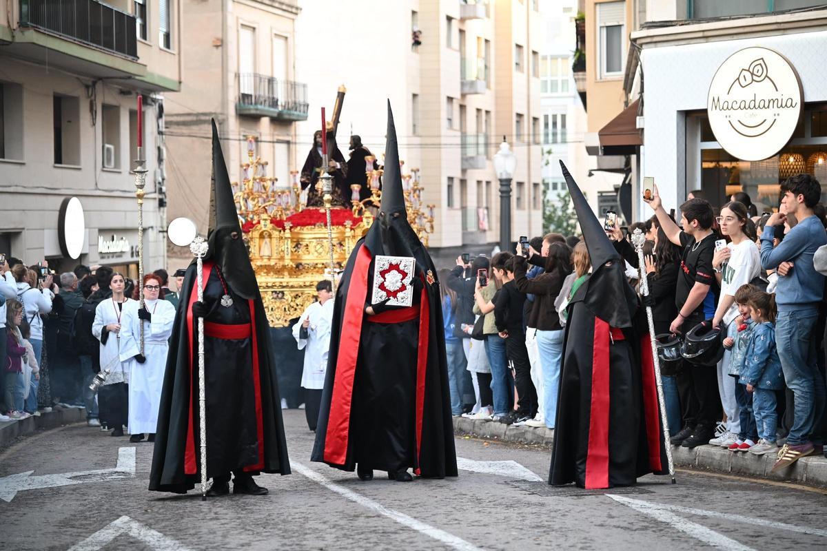 Nuestro Padre Jesús de la Caída, al final de la cuesta de Santa Ana.