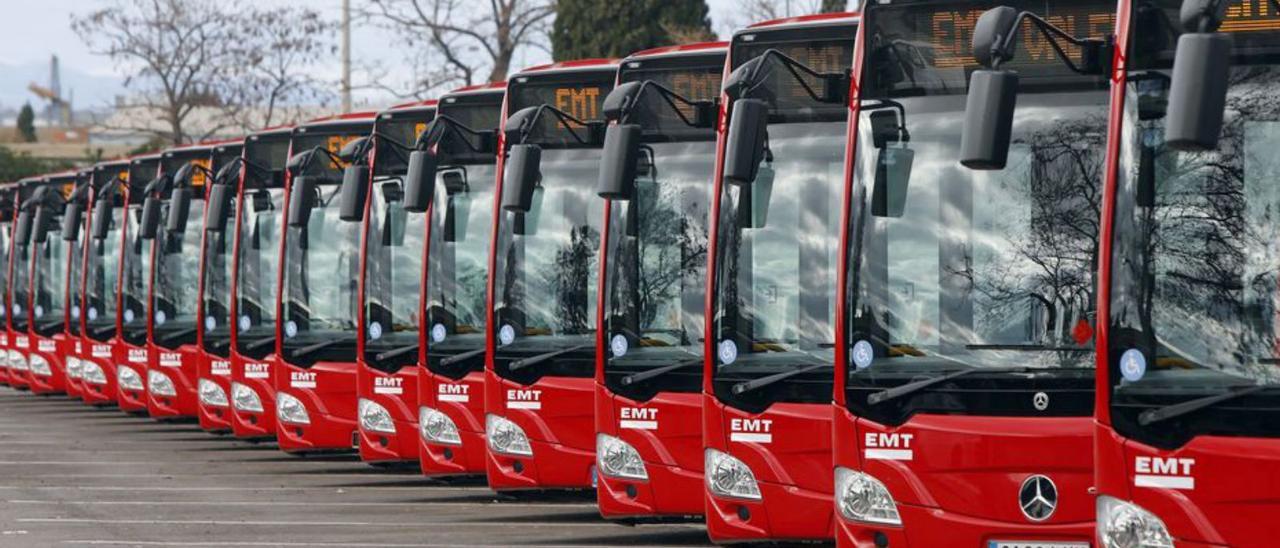 Una imagen de archivo de autobuses de la EMT