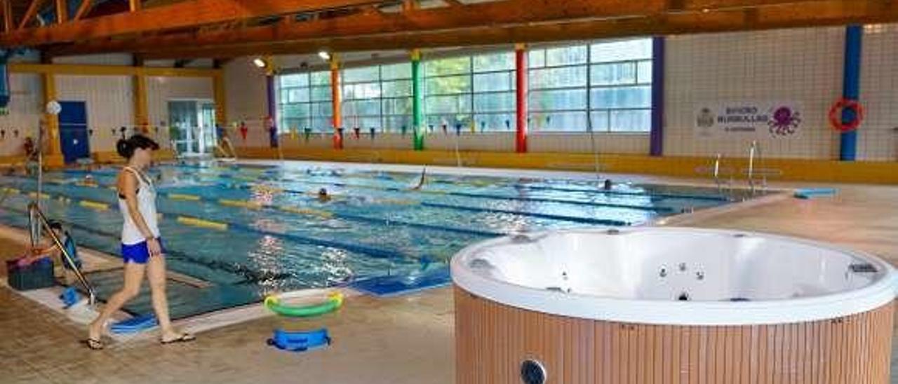 La piscina de A Estrada afronta el reto de llegar al millar de socios para  ser rentable - Faro de Vigo