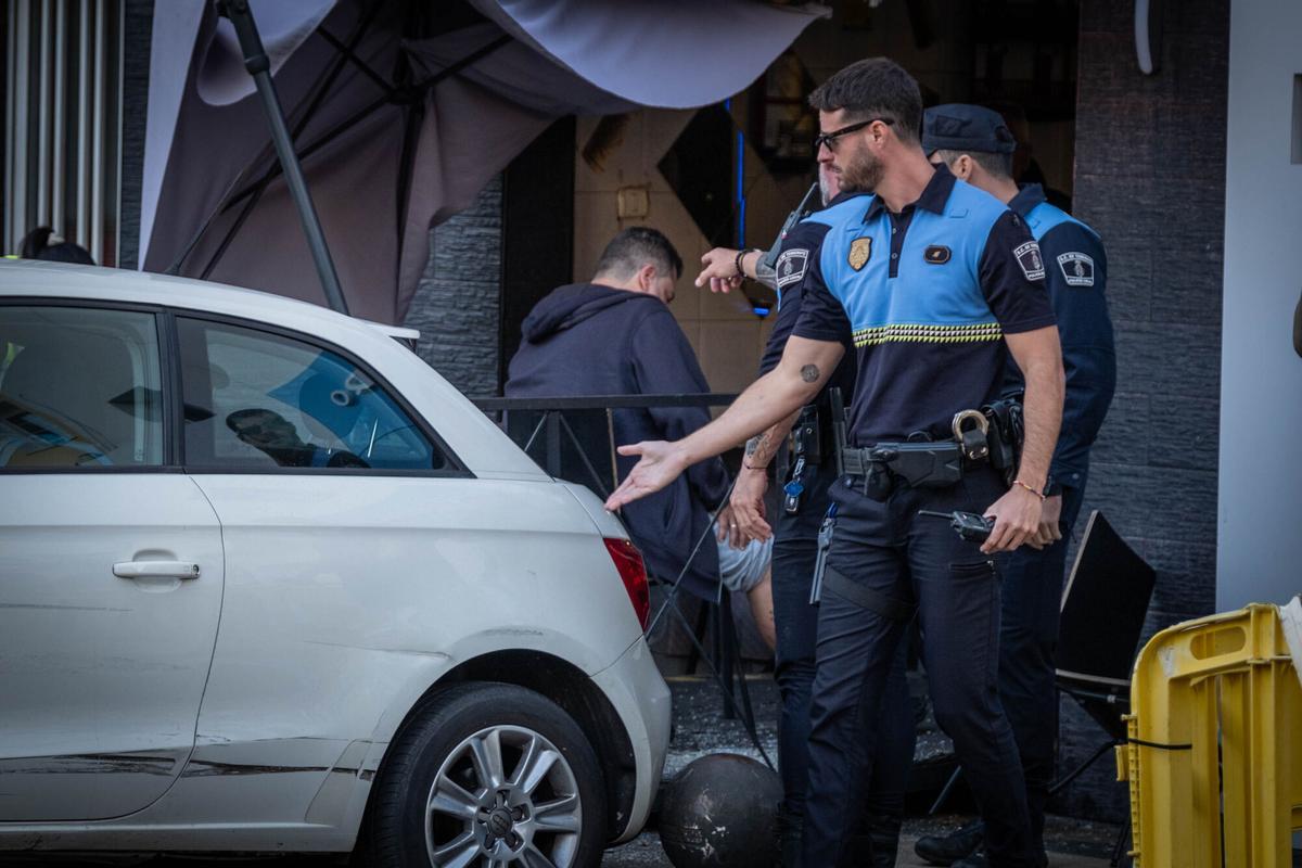 Un coche sin frenos deja siete heridos en una terraza en La Salud, en Tenerife