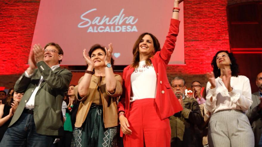 Ximo Puig, Carmen Calvo, Sandra Gómez y Mercedes Caballero en el mitin de fin de campaña del PSPV.