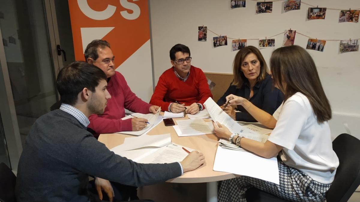 Los ediles de Cs en una reunión de grupo antes de la crisis sanitaria.