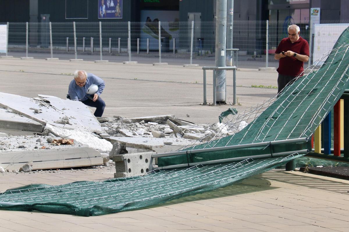 Cae otra placa de hormigón en el centro comercial de Sabadell donde murió un hombre hace dos semanas