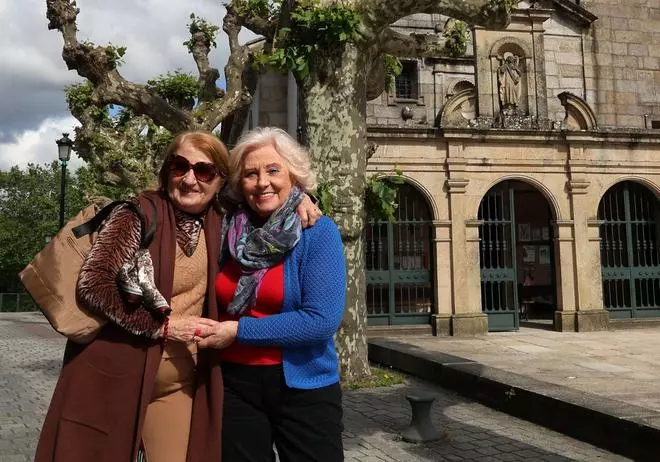 Poemas, palomas y pétalos al aire: Lavadores recupera su "Cantar os Maios"