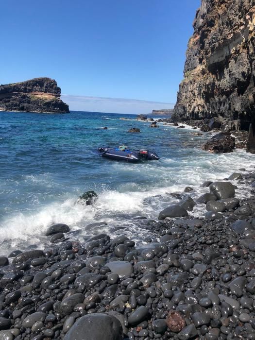 Hallan una zódiac abandonada en Tenerife