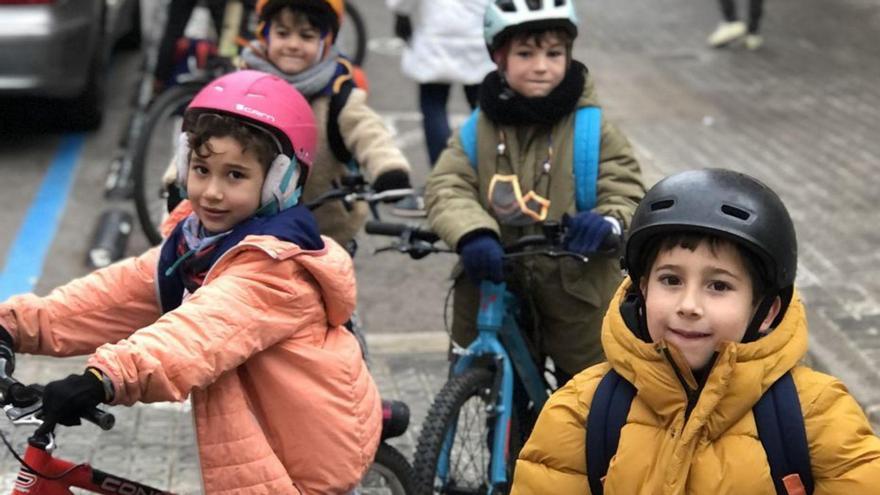 Una moció per vetllar per la salut infantil als entorns escolars rep suport de 28 centres