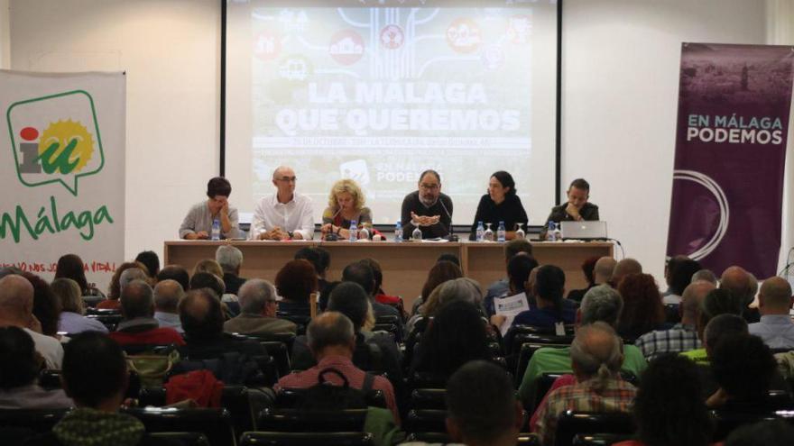 Los dirigentes de IU y Podemos en Málaga dan cuenta de la reunión sobre la confluencia.