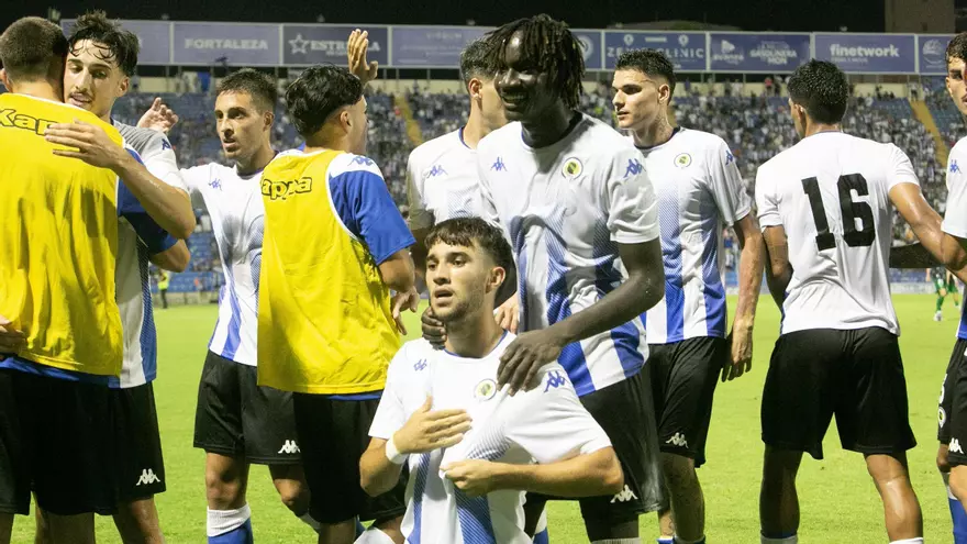 El Hércules confía en la cantera y da por cerrada su plantilla a falta de un portero sub-23