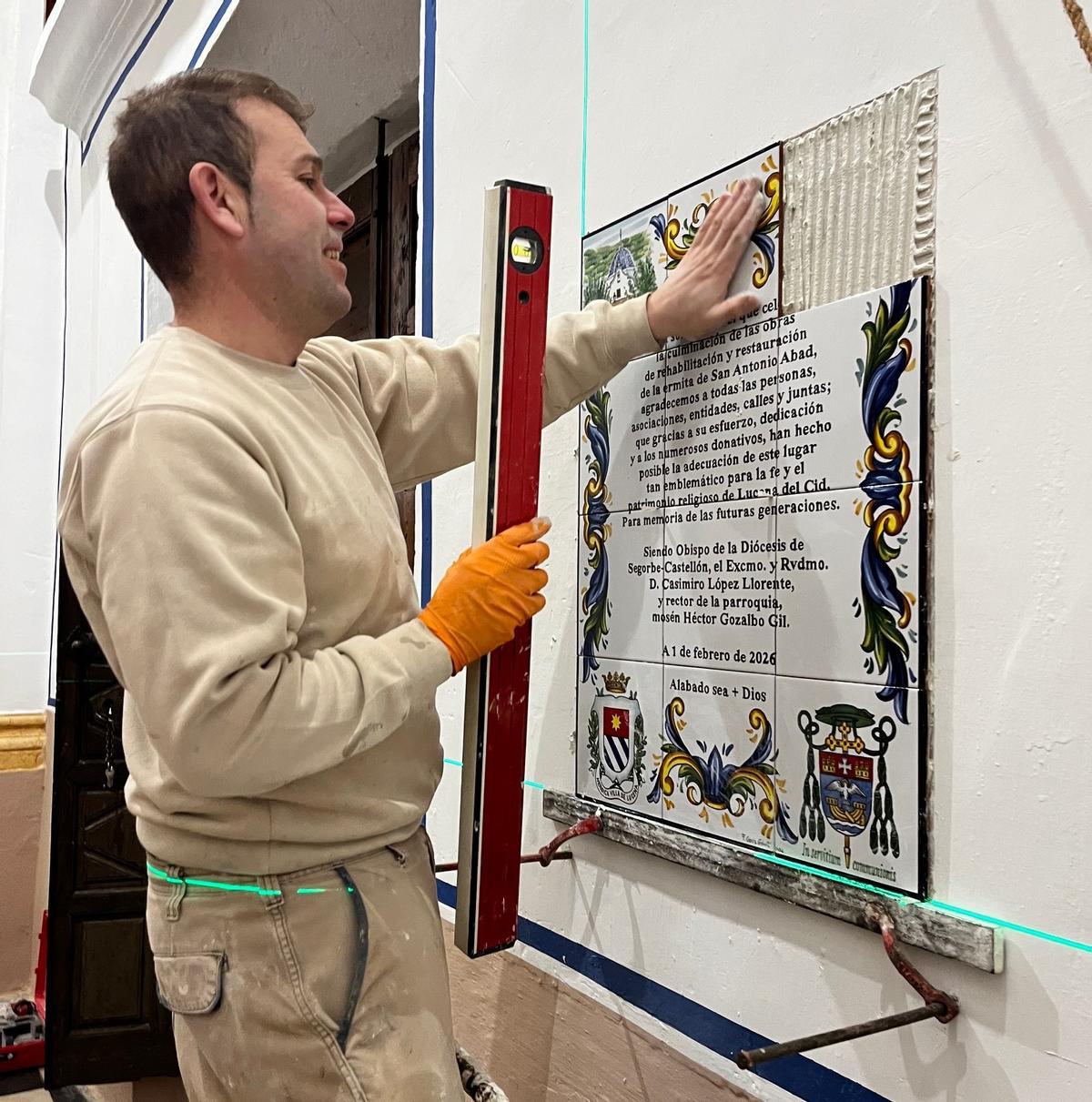 Una placa de cerámica reflejará el trabajo llevado a cabo por entidades y asociaciones locales.