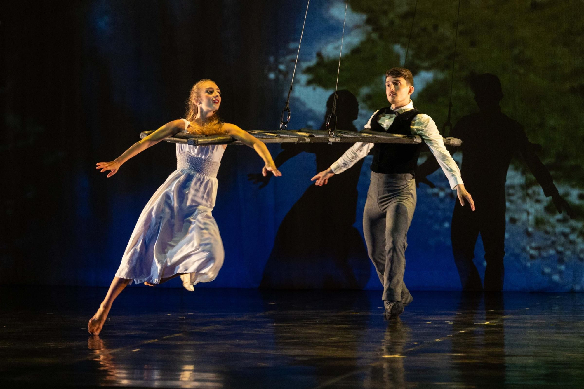 Momix presenta en A Coruña su nuevo espectáculo 'Alice'