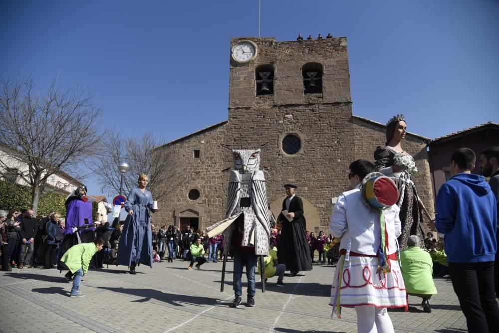 Balsareny rebutja amb cultura popular les accions