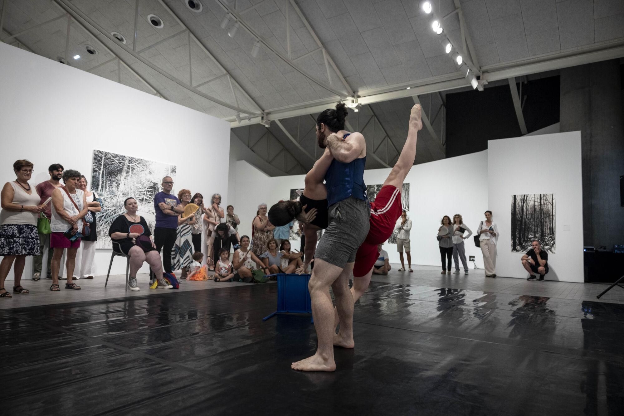 DANZA 'PAS A TROIS' CON HUGO Y VEGA GRIMALT POR EL 30 ANIVERSARIO DEL MUSEO PABLO SERRANO