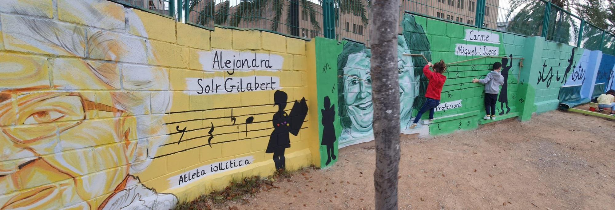 Mural del pati de Primària.